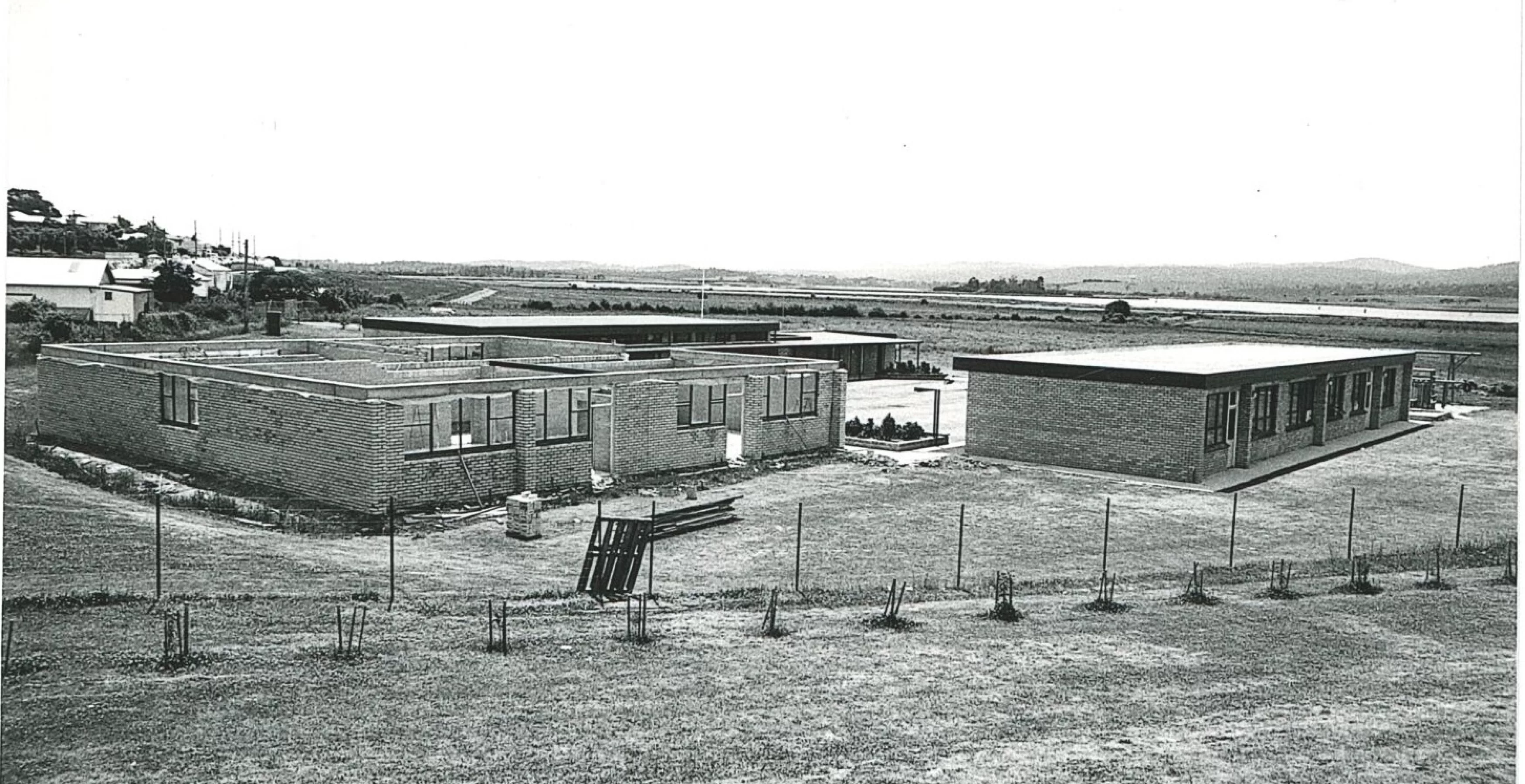 1977 School buildings around quadrangle 2